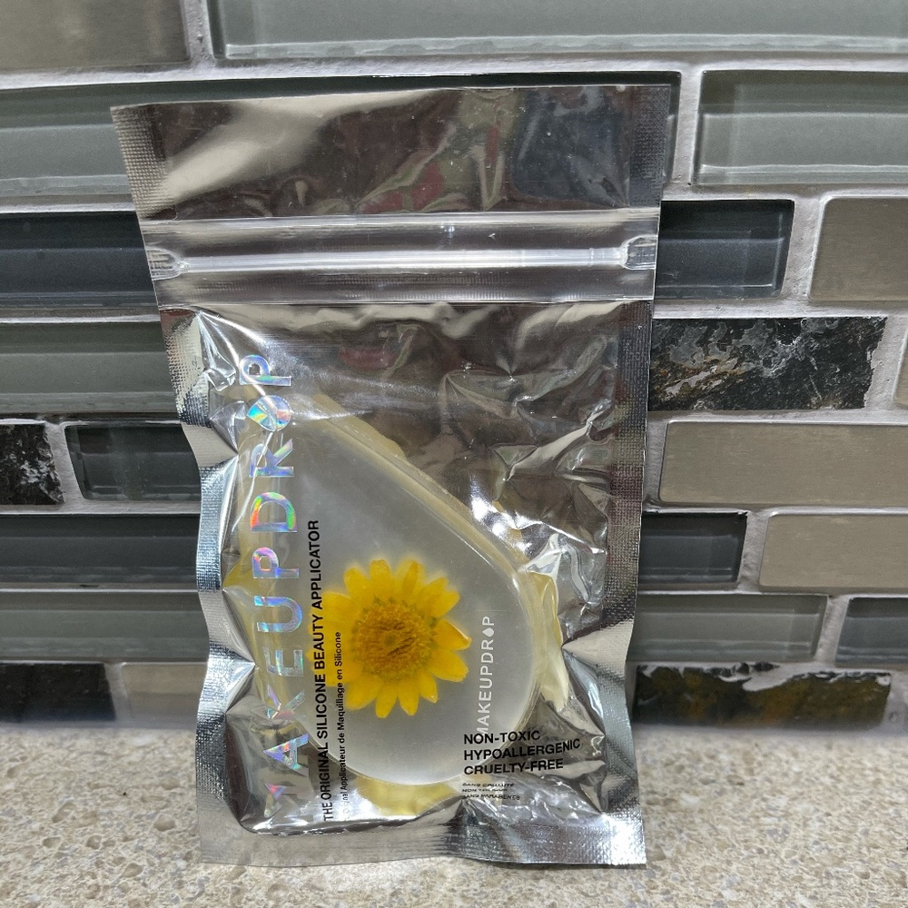 MAKEUPDROP Skin Care Tool Bloom